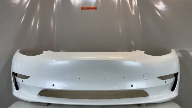 Tesla Model 3 2018-   бампер передний (парк) 153070304B