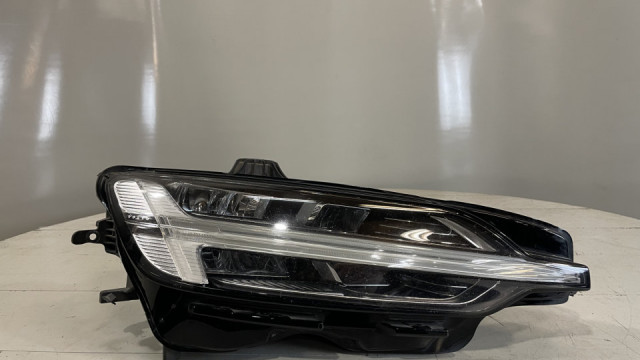 VVolvo S60/V60 2018-  MID LED  lukturis  RH 32314167
