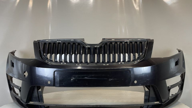Skoda Oktavia 2013-2016  бампер передний WRS 5E0 807 221 F